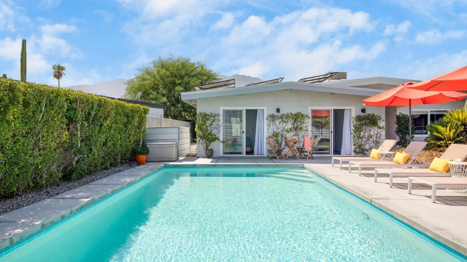 Lloyd By Avantstay Palm Spring Paradise W Pool Large Yard Table Tennis Permit3779 パーム・スプリングス