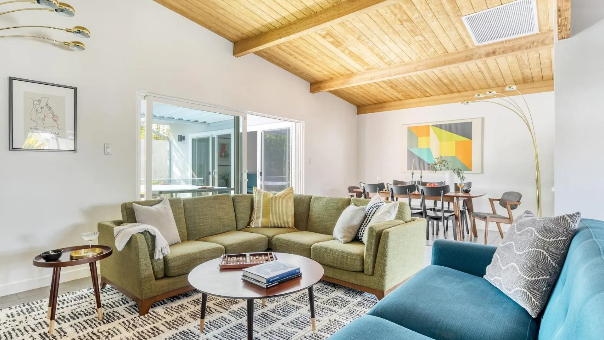 Lloyd By Avantstay Palm Spring Paradise W Pool Large Yard Table Tennis Permit3779 パーム・スプリングス
