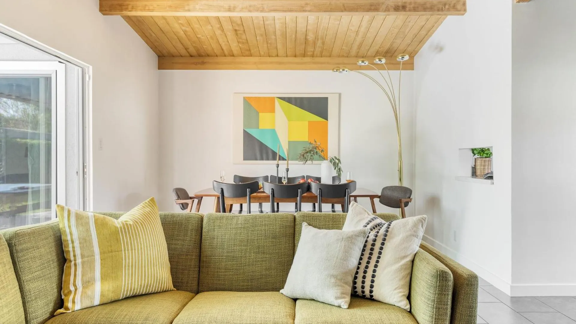 Lloyd By Avantstay Palm Spring Paradise W Pool Large Yard Table Tennis Permit3779 パーム・スプリングス 別荘